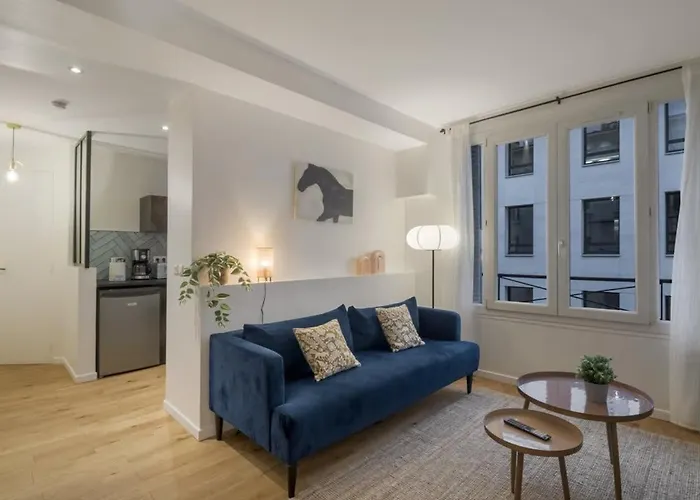 Bel - Invalides Apartman *